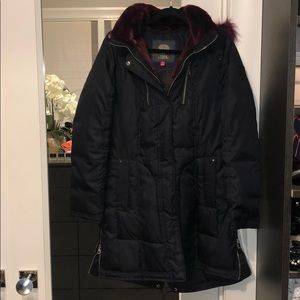 Stunning Vince Camuto faux fur parka! Very warm!!